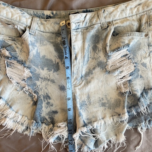 *Good Condition* PLEASE BUY, moving! Rewash Acid Wash Sz. 11 Shorts - Picture 5 of 5